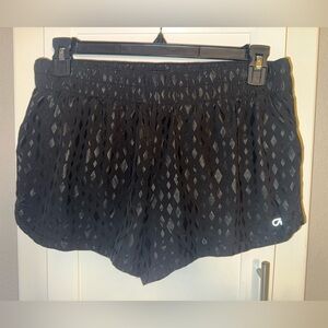 BLACK DIAMOND PATTERN GAP ATHLETIC SHORTS